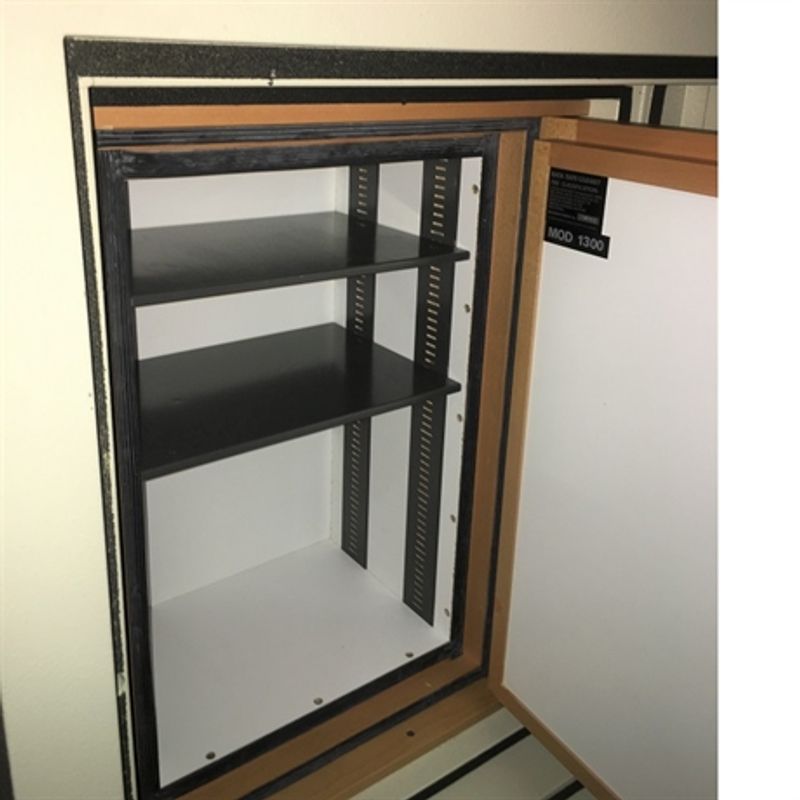 Datamediaskåp Hadak 1300 DIS120 - begagnat