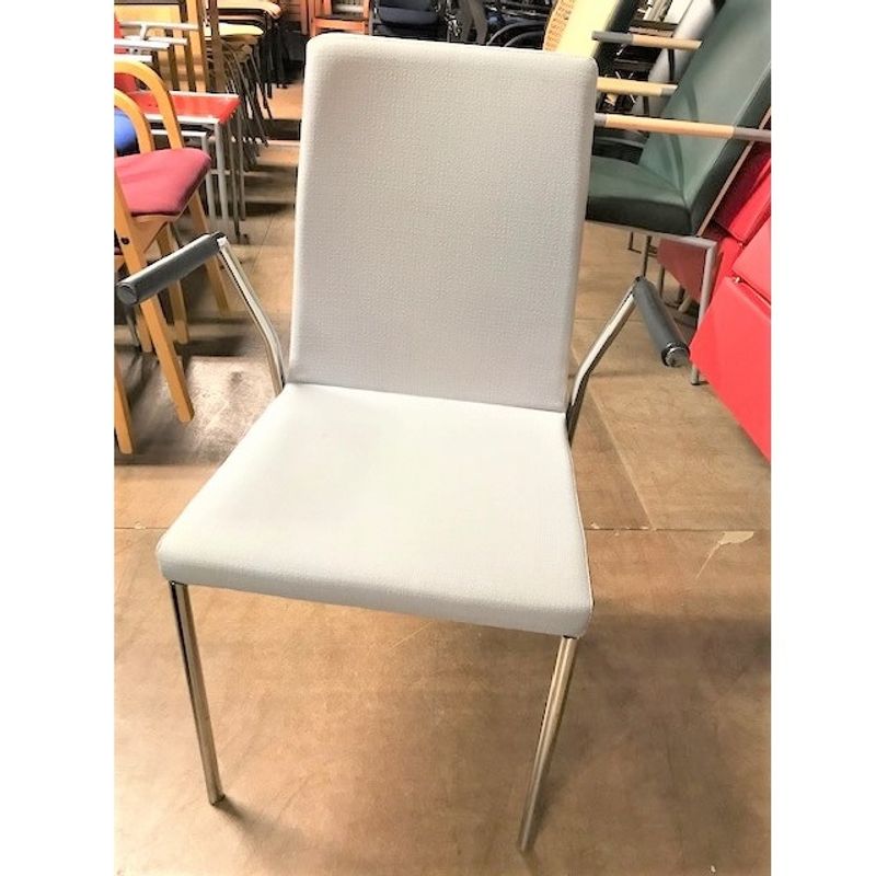 Karmstol Keystone ljusgrå - begagnad