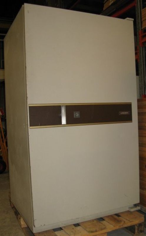 Datamediaskåp Hadak - begagnat